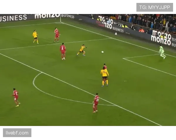 利物浦定位球防守体系存隐患，维卡里奥长传直接打穿整条防线